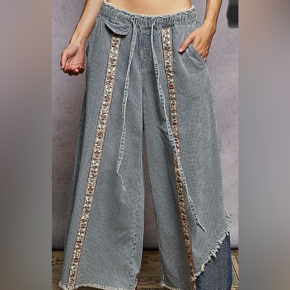 POL-Women’s NWOT Blue and White Denim Striped BoHo Wide Leg Pants Size S - Picture 2 of 9